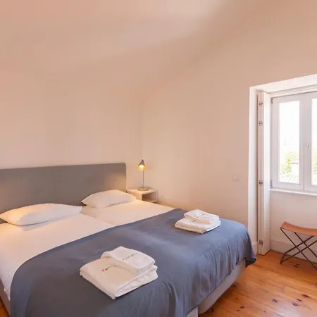 Flh S Bento Minimalist Luminous Flat Apartment