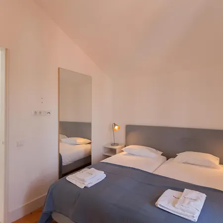 Flh S Bento Minimalist Luminous Flat Lägenhet *